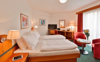 Interiéry pokojů Deluxe, Hotel Troja ****, Praha 8