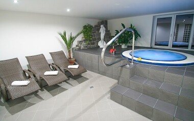Relaxovať môžete vo vírivke, Hotel Hrazany ***