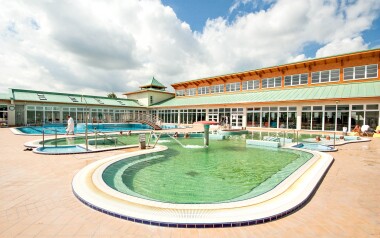 Z Hotelu Korona Panzió jste za chvíli v termálech