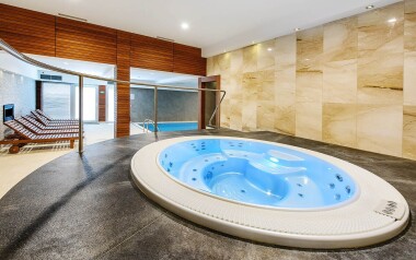 Relaxujte ve vířivce, Hotel Rakovec *** u Brněnské přehrady
