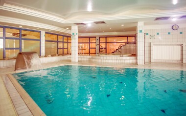 Bazén neobmedzene, 4* Kenese Bay Garden Resort pri Balatone
