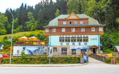 Hotel Corso *** sa nachádza v Peci pod Sněžkou