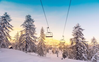 Hotel je obklopen ski areály