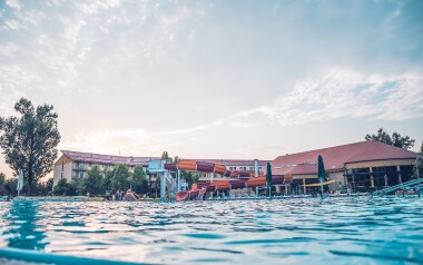 Termální voda, bazén, koupaliště, Wellness hotel Patince