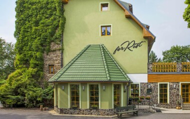 Krásný Hotel ForRest *** v Chomutově
