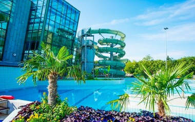 Užite si neobmedzený vstup do termálnych kúpeľov Aquasziget