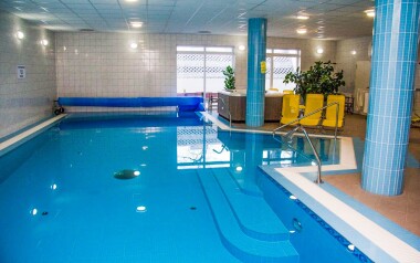 Wellness, vířivka, bazén, Hotel Bagoly Fogadó, jezero Gyömrő