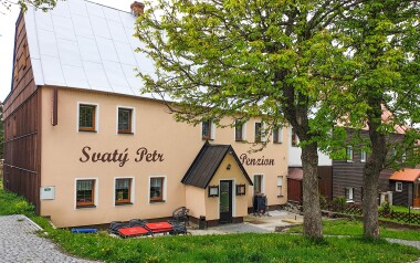 Penzion Svatý Petr stojí v centru Božího Daru