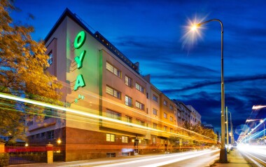 Hotel Oya *** stojí u zastávky metra i autobusu