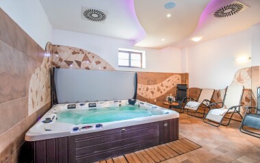 Wellness centrum, Penzión Na Faře pri Dvore Králové