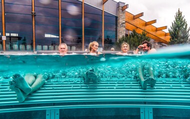 V blízkosti penziónu stojí aquapark Terma Bania