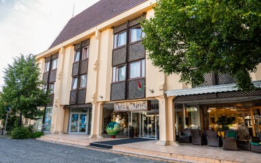 Pihenés Kőszegen a Hotel Írottkő ***-ben korlátlan wellnessel, félpanzióval és masszázs kedvezménnyel