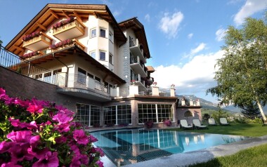 Pihenés Val di Fiemmenál a 4*-os Hotel Lagorai Panoramic Resortban félpanzióval és wellnessel