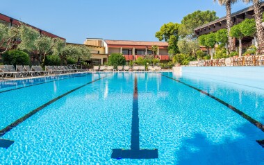 Severní Itálie: Garda jen 500 m od jezera ve Sport Hotelu Olimpo **** s polopenzí a bazénem + sleva na golf