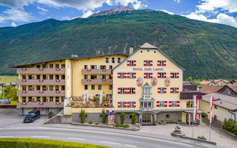 Hotel zum Lamm ***, Tarrenz, Tirol, Ausztria