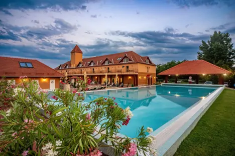 Venkovní bazény, Termal Hotel Vesta, Maďarsko