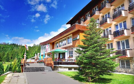 A Hotel Magura a Bélai-havasokban épült