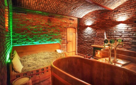 Pivní koupel v dřevěné kádi, Mariánské Lázně