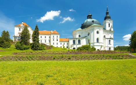 Szűz Mária barokk zarándoktemplom és várkert, Křtiny