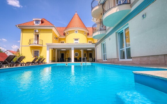 Venkovní bazén, Hotel Villa Park ***, Szilvásvárad