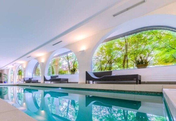 Beltéri medence, Pytloun Schlosshotel Weikersdorf ****, Baden, Ausztria