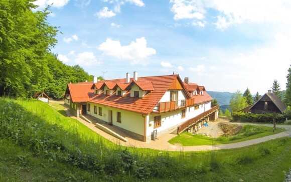 Chata Jana, obklopena nádhernou přírodou, je nově zrekonstruovaná