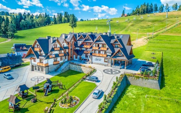 Hotel leží uprostřed překrásné přírody