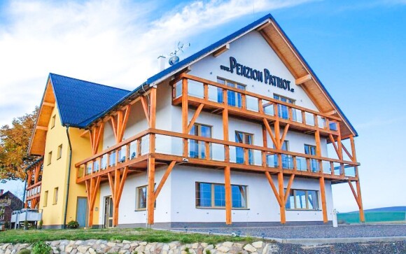Penzion Patriot je typický rozlehlými terasami