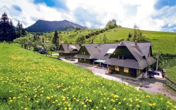 Vyberte si z drevenic Jánošíkova dvora v NP Malá Fatra