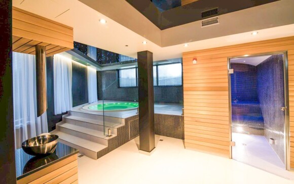 Vířivka i sauna jsou vám stále k dispozici
