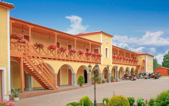 Resort Stein *** pri Františkových Lázňach stojí pri vode