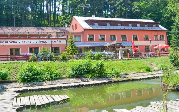 Hotel stojí v krásnom, pokojnom prostredí