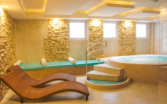 Užite si privátne wellness s vírivkou a fínskou saunou