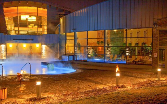 V blízkosti penziónu stojí aquapark Terma Bania