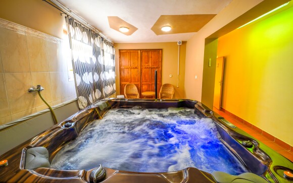 Užite si wellness s vírivkou