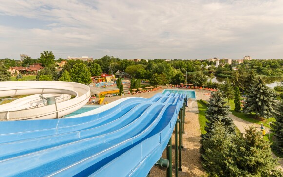Termálne kúpele prepojené s Hunguest Hotelom Aqua-Sol ***