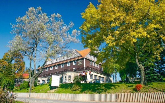 Hotel leží uprostřed krásné přírody