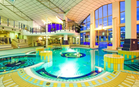 A fényűző Sárvári Fürdő közvetlenül kapcsolódik a hotelhez