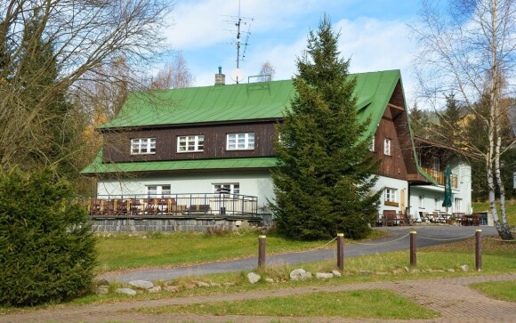 Hotel U Supa *** leží v pokojnej časti Harrachova