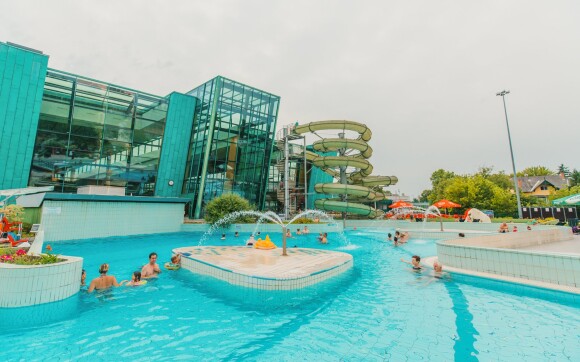 Termální a zážitkové lázně Aquasziget , Ostrihom