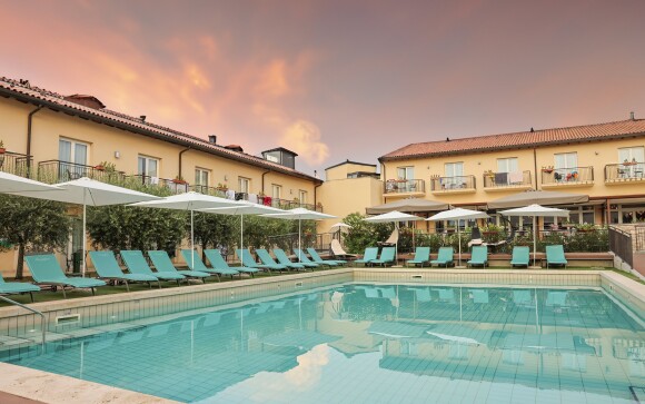 Venkovní bazén, Leonardo Hotel Lago di Garda – Wellness and Spa ****, Lazise (VR)