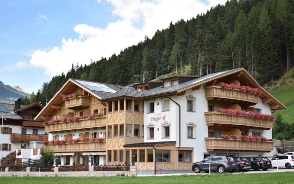 Almhotel Bergerhof, Sarntal, Itálie