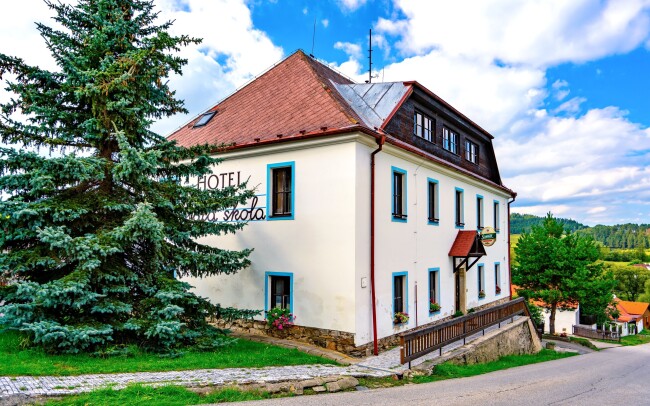 0% Lipno: Hotel Stará Škola na Šumavě se snídaní,…