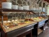 Švédský stůl, Sástó Hotel ***, Gyöngyös-Sástó, Mátra, Maďarsko
