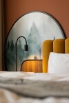 Ložnice s lampou, Hotel Santa Christina, Świeradów Zdrój, Świeradów-Zdrój, Polsko