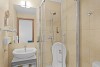 Kúpeľňa so sprchou, Hotel Yacht Wellness & Business ****, Siófok, Maďarsko