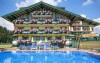 A **Hotel Unterberghof**** az osztrák Alpokban áll