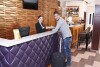Recepcia s barom, Six Inn Hotel Budapest ***, Budapešť, Maďarsko