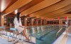 Zaplavat si můžete i v bazénu (Alexandra Wellness hotel)