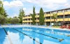 Vonkajší bazén pri Hoteli Palme & Suite *** Lago di Garda
